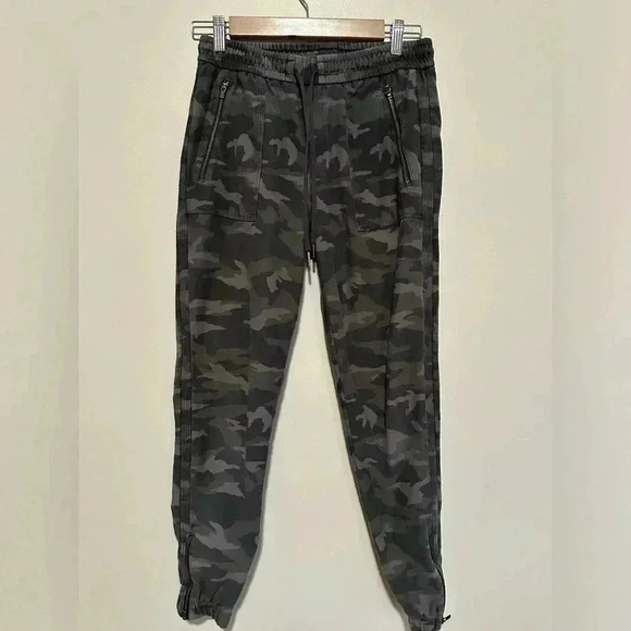 Athleta Farallon Jogger - Camo Print - Size 2 - Picture 1 of 11